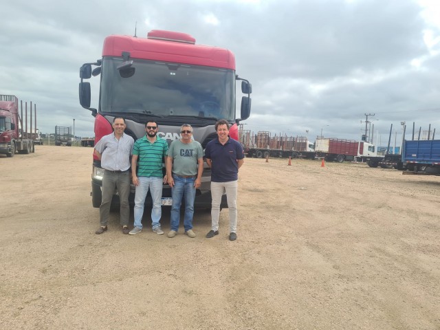 AUTOMOTORA H. PINTADO / SCANIA. De María AUTOMOTORA H. PINTADO / SCANIA. De María