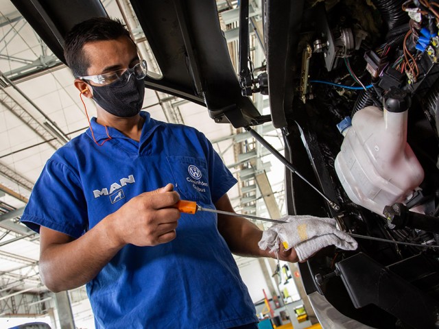 VW Caminhões e Ônibus extiende el período de revisión de vehículos para sus clientes en todo el mundo VW Caminhões e Ônibus extiende el período de revisión de vehículos para sus clientes en todo el mundo