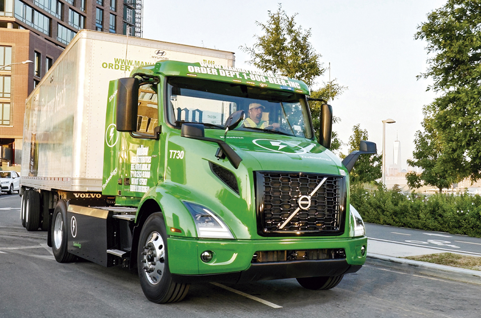 Volvo alcanza un nuevo hito con 5,000 camiones eléctricos vendidos en todo el mundo