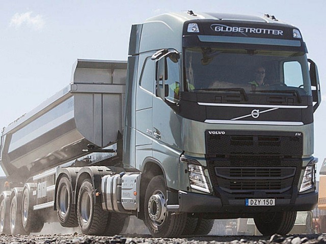 Volvo presenta el FH 6x4 Eje Elevable en la VI Exposición Internacional Minera en San Juan.