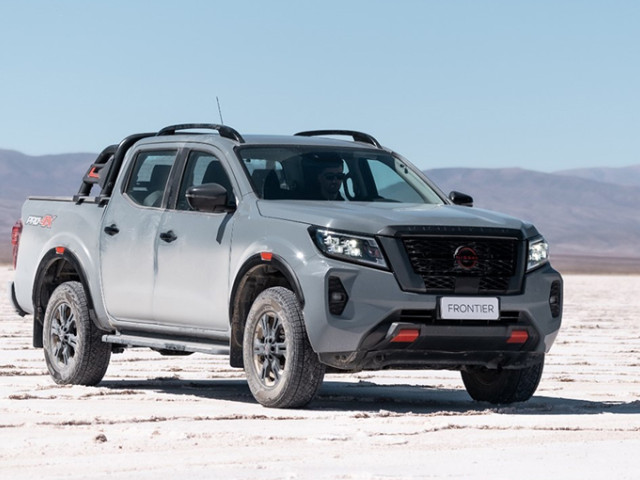 Nissan Frontier: Un vehículo multifacético para terrenos desafiantes