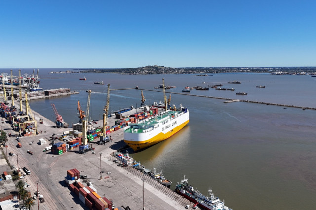 Montevideo se consolida como hub logístico con nuevo servicio Ro-Ro desde China Montevideo se consolida como hub logístico con nuevo servicio Ro-Ro desde China