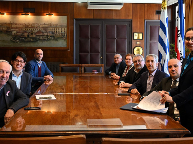 ANP firmó contrato para la construcción de un nuevo depósito especializado en krill en el puerto de Montevideo ANP firmó contrato para la construcción de un nuevo depósito especializado en krill en el puerto de Montevideo
