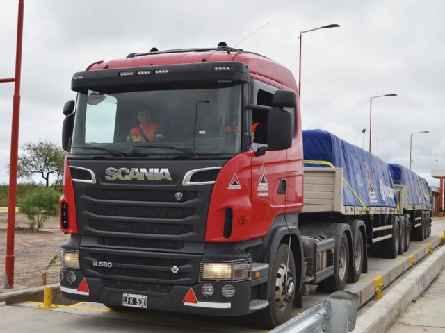 Argentina: Los bitrenes hicieron las pruebas en la nueva balanza nacional dinámica Argentina: Los bitrenes hicieron las pruebas en la nueva balanza nacional dinámica