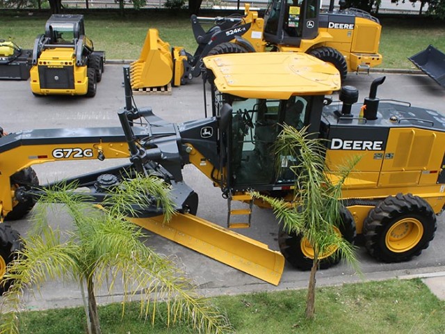 JOHN DEERE: menos fierros y más inteligencia