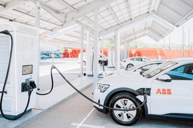 ¿Dónde quiero esperar? El negocio que las estaciones deberían encontrar en la carga eléctrica