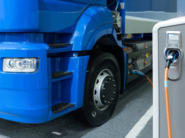 IA aplicada: Uruguay lanza el primer comparador de camiones eléctricos vs. diésel 