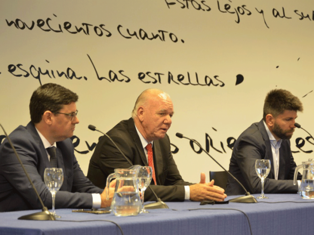 Gobierno promueve que intendencias incorporen ómnibus eléctricos en sistemas de transporte Gobierno promueve que intendencias incorporen ómnibus eléctricos en sistemas de transporte