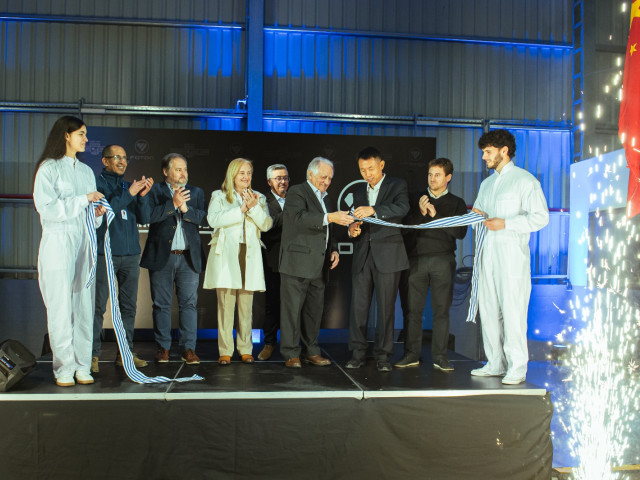 Homero de León refuerza su apoyo al transporte con la inauguración del centro logístico Foton Homero de León refuerza su apoyo al transporte con la inauguración del centro logístico Foton