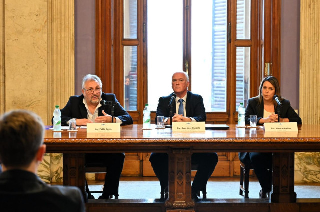 El presidente de la ANP propone crear un espacio de diálogo para acordar servicios mínimos y guardias gremiales en los puertos