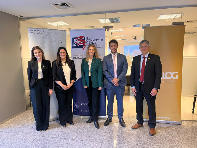 Embajada de EE.UU. y la DFC presentaron herramientas de financiamiento para el sector logístico uruguayo Embajada de EE.UU. y la DFC presentaron herramientas de financiamiento para el sector logístico uruguayo