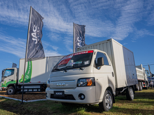 JAC Motors llega a la Feria de la Construcción con una propuesta de fuerza, innovación y cercanía al sector