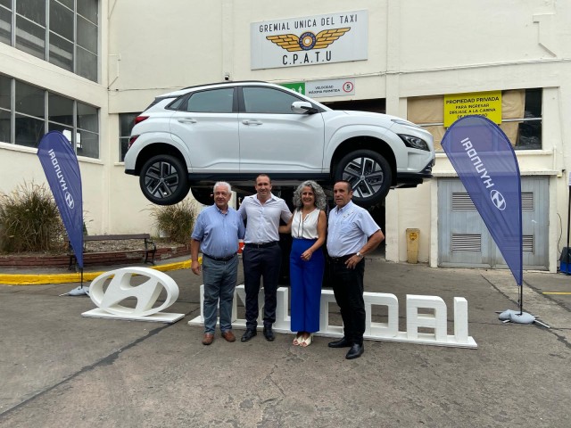 50 Hyundai Kona 100% eléctricas se suman a la flota de taxis de Montevideo 50 Hyundai Kona 100% eléctricas se suman a la flota de taxis de Montevideo