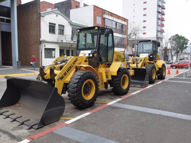 Comuna riverense incorporó importante maquinaria a su parque vial Comuna riverense incorporó importante maquinaria a su parque vial
