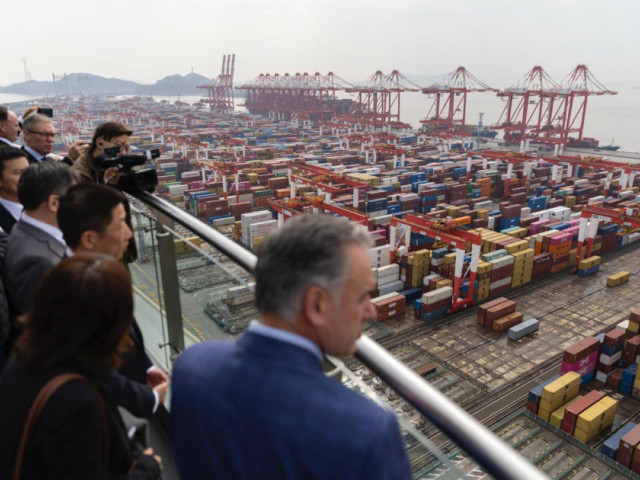 Orsi recorrió el puerto de Shanghái, la terminal logística marítima más grande del mundo