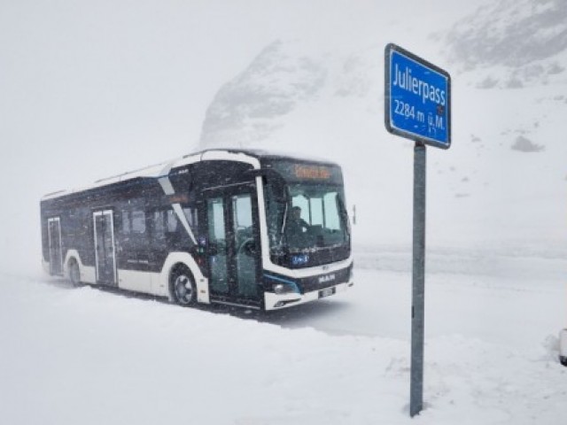 p-bus-eot-lionscitye-ch-engadin-01