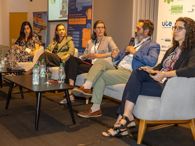 FORO MOVILIDAD 4.0: Nuevas generaciones, nuevas miradas: liderazgo joven y femenino como motor de la transición energética en Uruguay