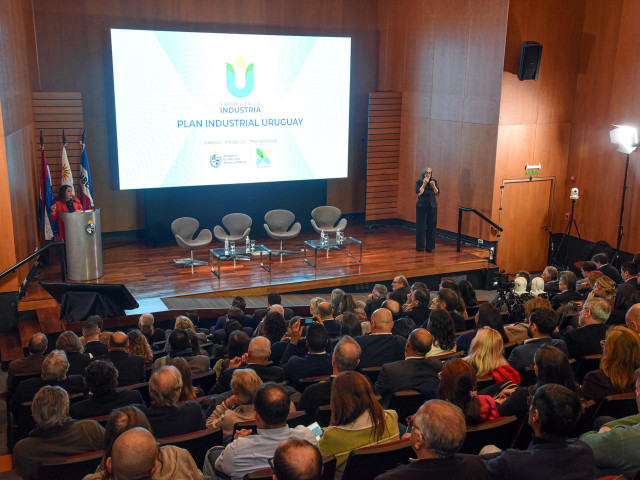 MIEM presentó lineamientos para el diseño de una Política Industrial hacia 2050 MIEM presentó lineamientos para el diseño de una Política Industrial hacia 2050