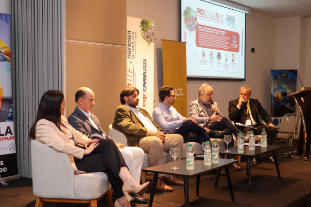 FORO PROTRANSPORTE: “La tecnología está, el desafío es cultural”: el transporte debate su profesionalización en EXPOCARGA 2025 FORO PROTRANSPORTE: “La tecnología está, el desafío es cultural”: el transporte debate su profesionalización en EXPOCARGA 2025