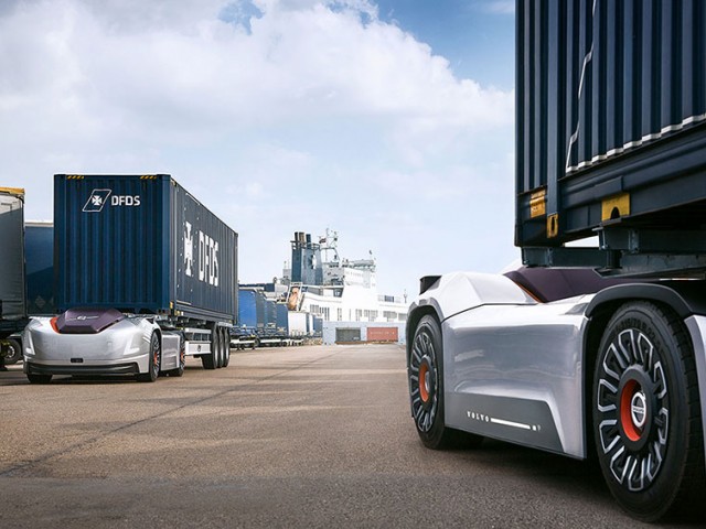 La primera tarea de Vera: Volvo Trucks presenta un transporte autónomo entre un centro logístico y un puerto