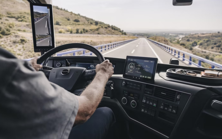 Dirección Inteligente de Volvo Trucks: la tecnología que cuida del conductor y del camión