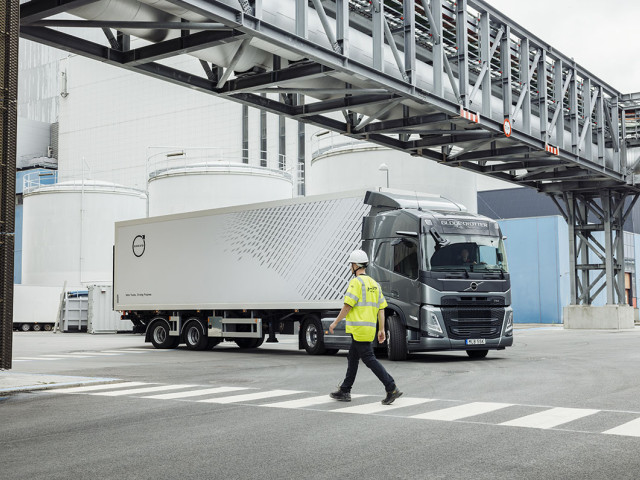 Volvo Trucks lanza un sistema mejorado de la Dirección Dinámica para aumentar la seguridad vial