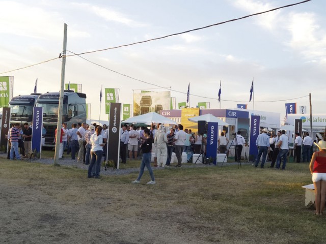 Repaso Expo Activa 2015: Mekatronic completa la gama con el Volvo FH Repaso Expo Activa 2015: Mekatronic completa la gama con el Volvo FH